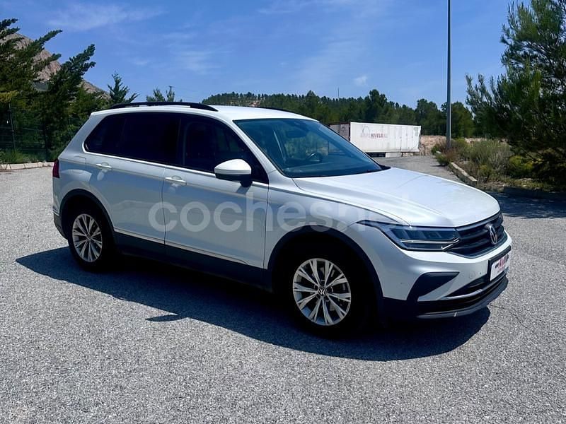 Usado VW Tiguan Life 150 CV (110 kW) 2021 Blanco SUV