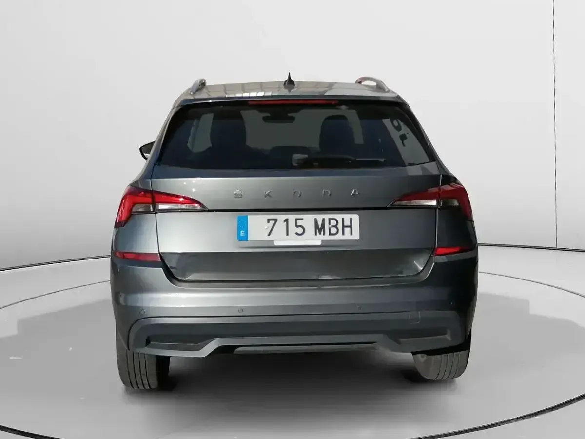 Usado Skoda Kamiq Style 150 CV (110 kW) 2022 Gris SUV