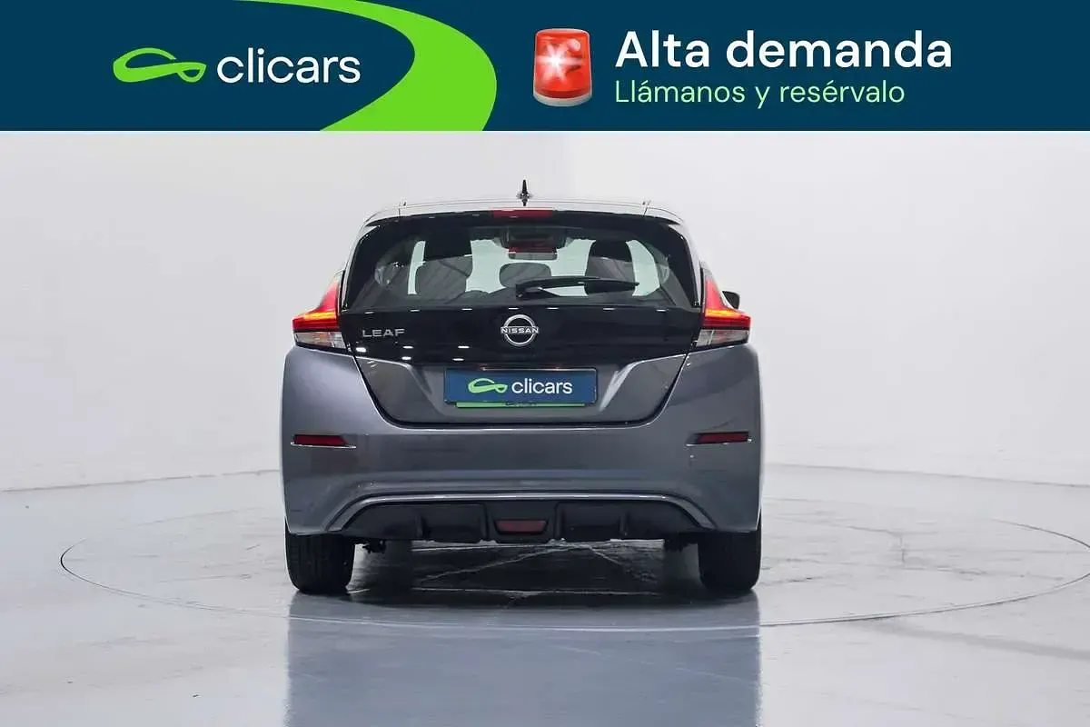 Usado Nissan Leaf Acenta 110 kW (150 CV) 2024 Gris Utilitario