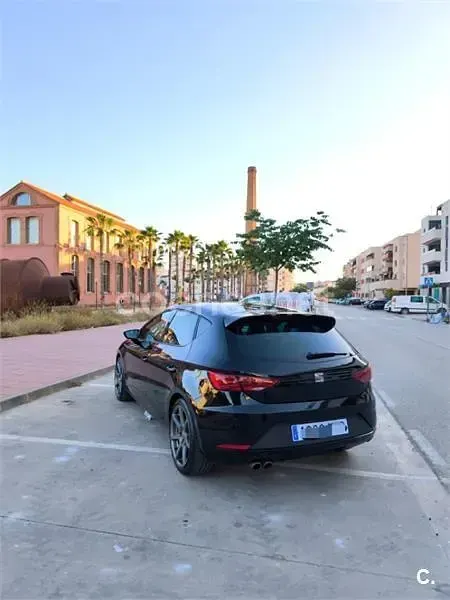Usado Seat Leon ST FR 184 CV (135 kW) 2018 Negro Familiar