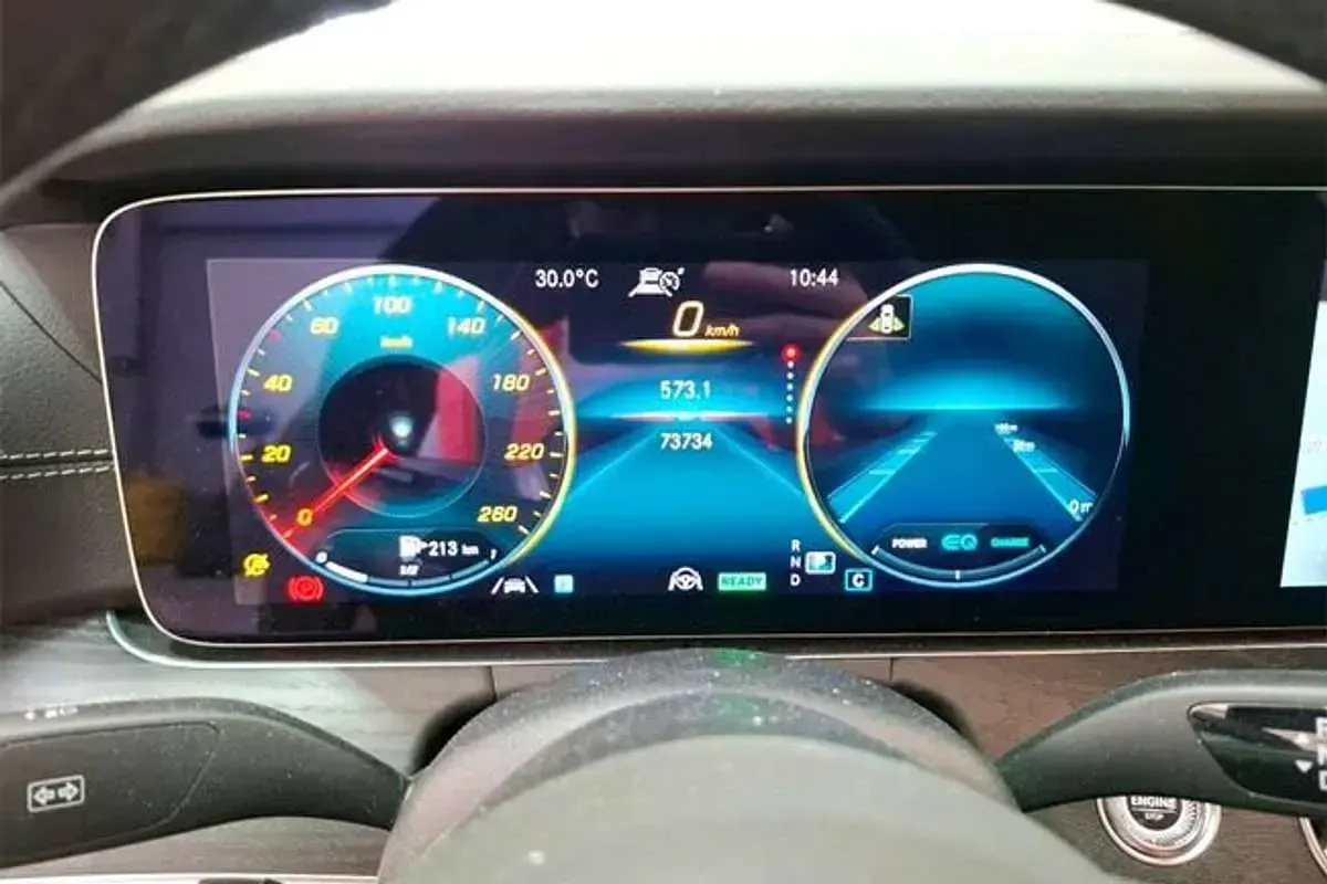 Usado Mercedes E350 299 CV (219 kW) 2021 Beige Berlina