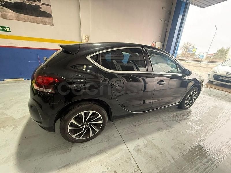 Usado DS Automobiles DS4 Design 99 CV (72 kW) 2016 Negro Utilitario