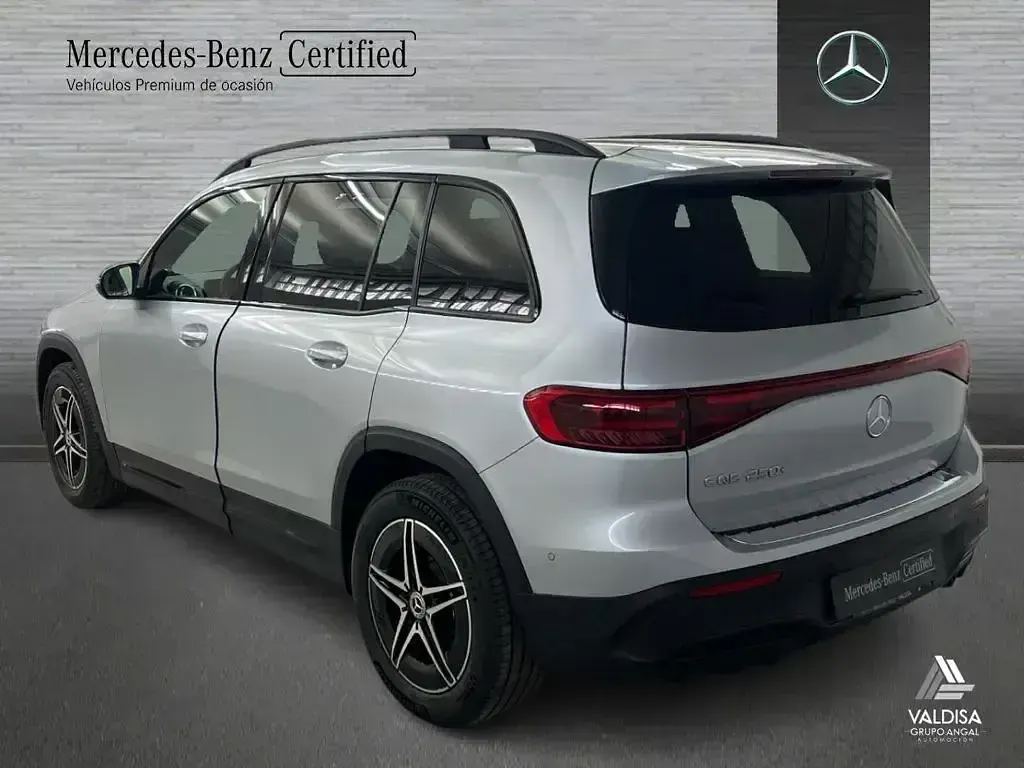 Käytetty Mercedes EQB250+ AMG 139 kW (190 HP) 2025 Harmaa Katumaasturi