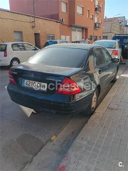 Usado Mercedes C180 Classic 143 CV (105 kW) 2003 Azul Berlina