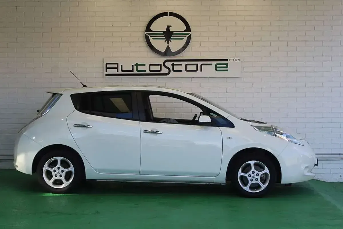 Używany Nissan Leaf Acenta 80 kW (109 KM) 2015 Biały Hatchback