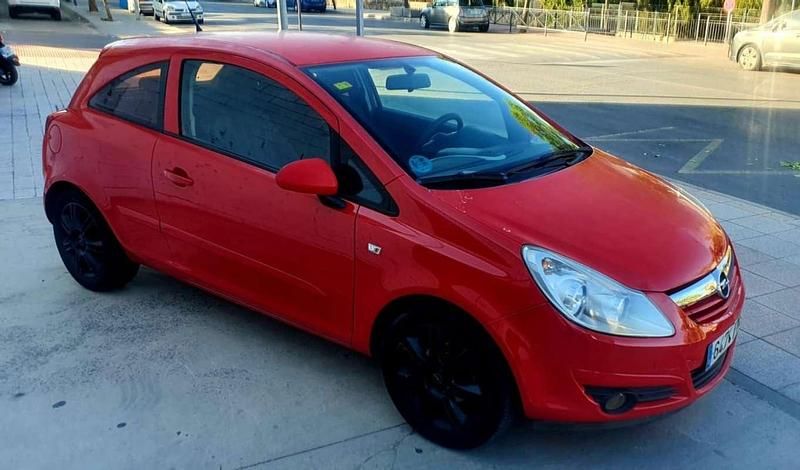 Usado Opel Corsa Enjoy 80 CV (58 kW) 2007 Rojo Utilitario
