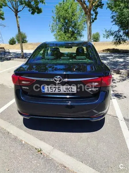 Usado Toyota Avensis Advance 143 CV (105 kW) 2015 Negro Berlina