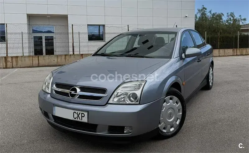 Usado Opel Vectra Comfort 125 CV (91 kW) 2004 Gris / plata Berlina