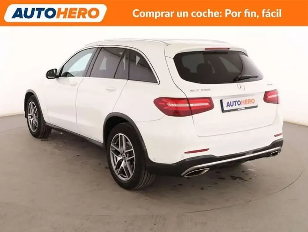 Usado Mercedes GLC250 AMG line 211 CV (155 kW) 2018 Blanco SUV