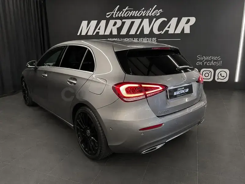 Usado Mercedes A200 150 CV (110 kW) 2021 Gris / plata Berlina