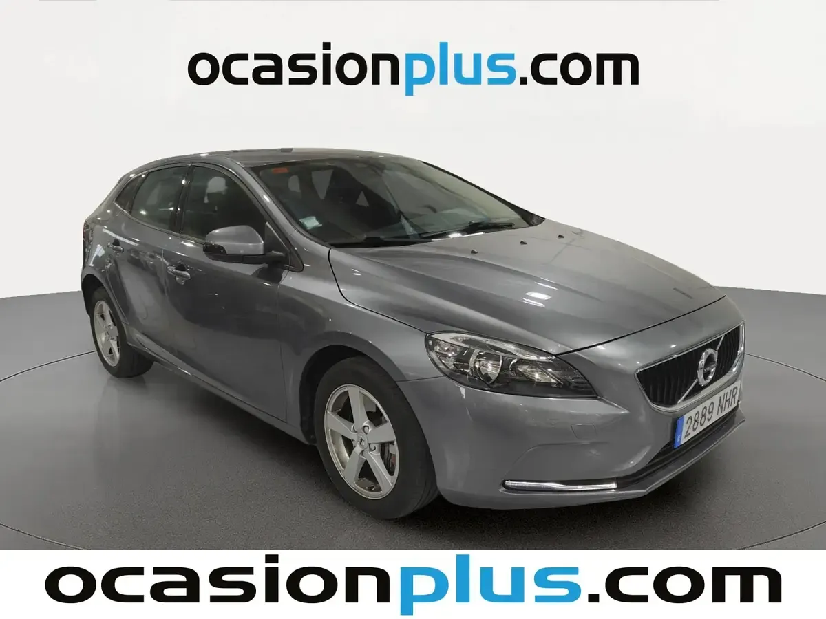 Usado Volvo V40 Kinetic 120 CV (88 kW) 2017 Gris Utilitario