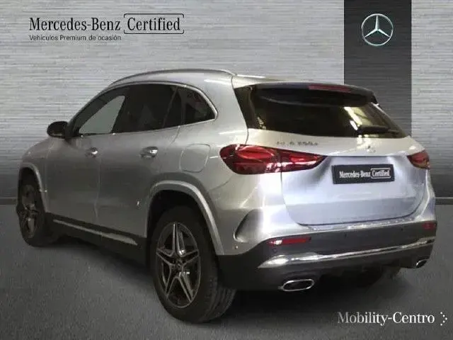 Usado Mercedes GLA250 218 CV (160 kW) 2026 Plata hightech SUV