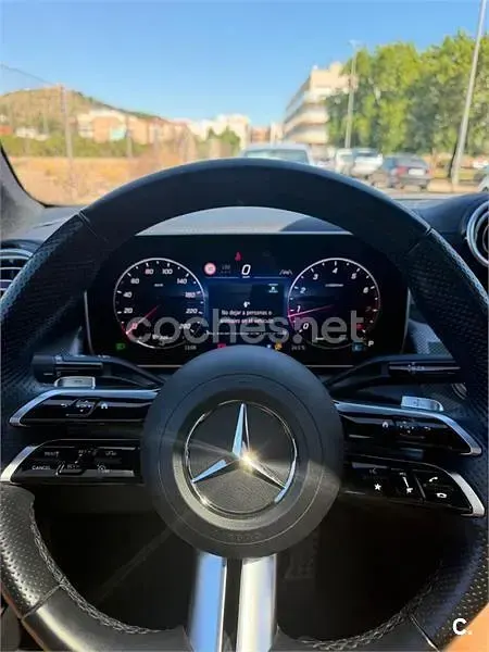 Usado Mercedes GLC200 197 CV (144 kW) 2024 Gris / plata SUV