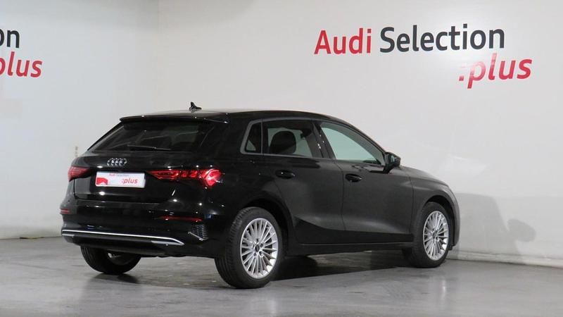Usado Audi A3 Advanced Plus 110 CV (80 kW) 2022 Negro mito metalizado Berlina