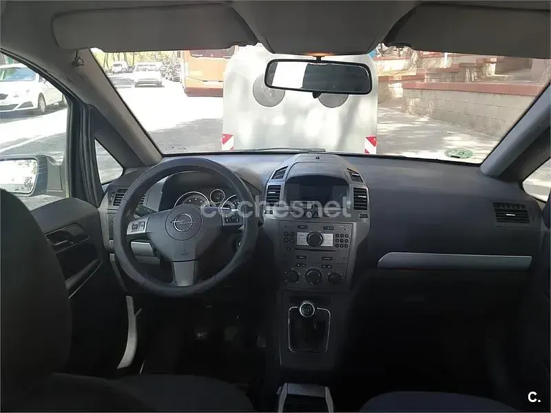 Usado Opel Zafira Enjoy 105 CV (77 kW) 2007 Gris / plata Monovolumen