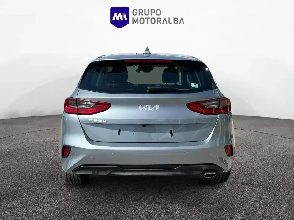 Nuevo Kia Ceed 100 CV (73 kW) 2025 Gris / plata Utilitario