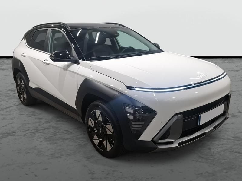 Blanco atlas (techo negro) Usado 2025 Hyundai Kona Blackline SUV | 27.990 € (Precio justo) - Imagen 1/4