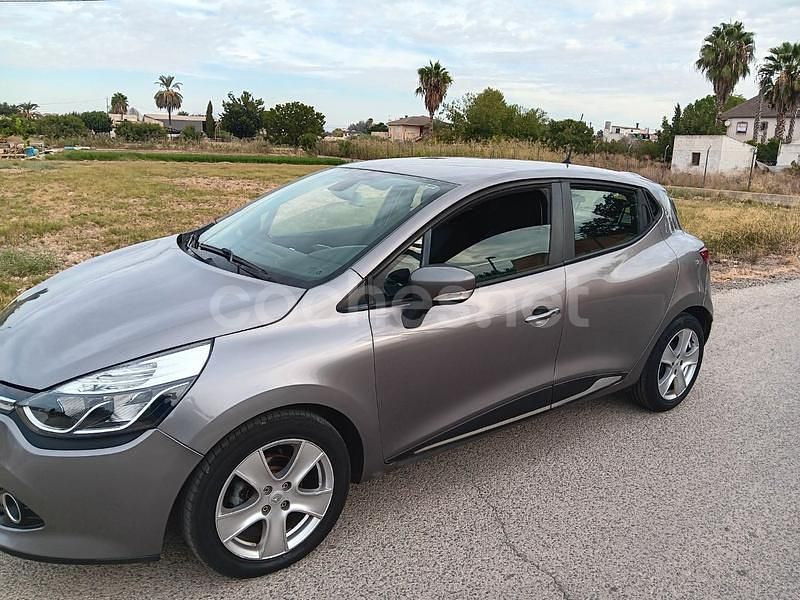 Usado Renault Clio IV Business 90 CV (66 kW) 2015 Gris / plata Berlina