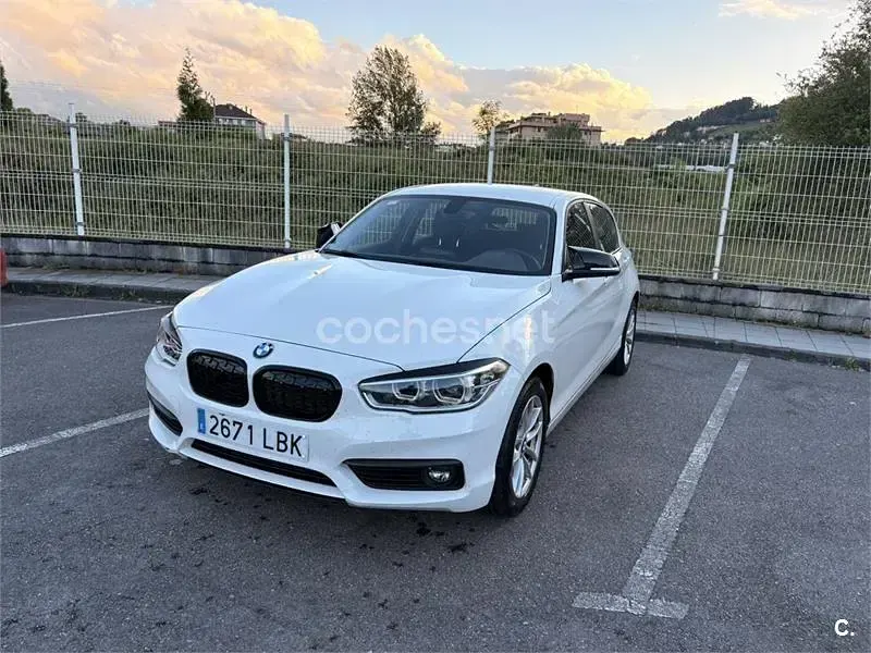 Usado BMW 118 Advantage 150 CV (110 kW) 2019 Blanco Utilitario