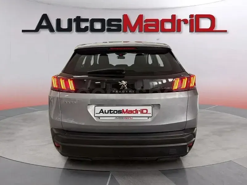 Usado Peugeot 3008 Active 131 CV (96 kW) 2022 Gris SUV