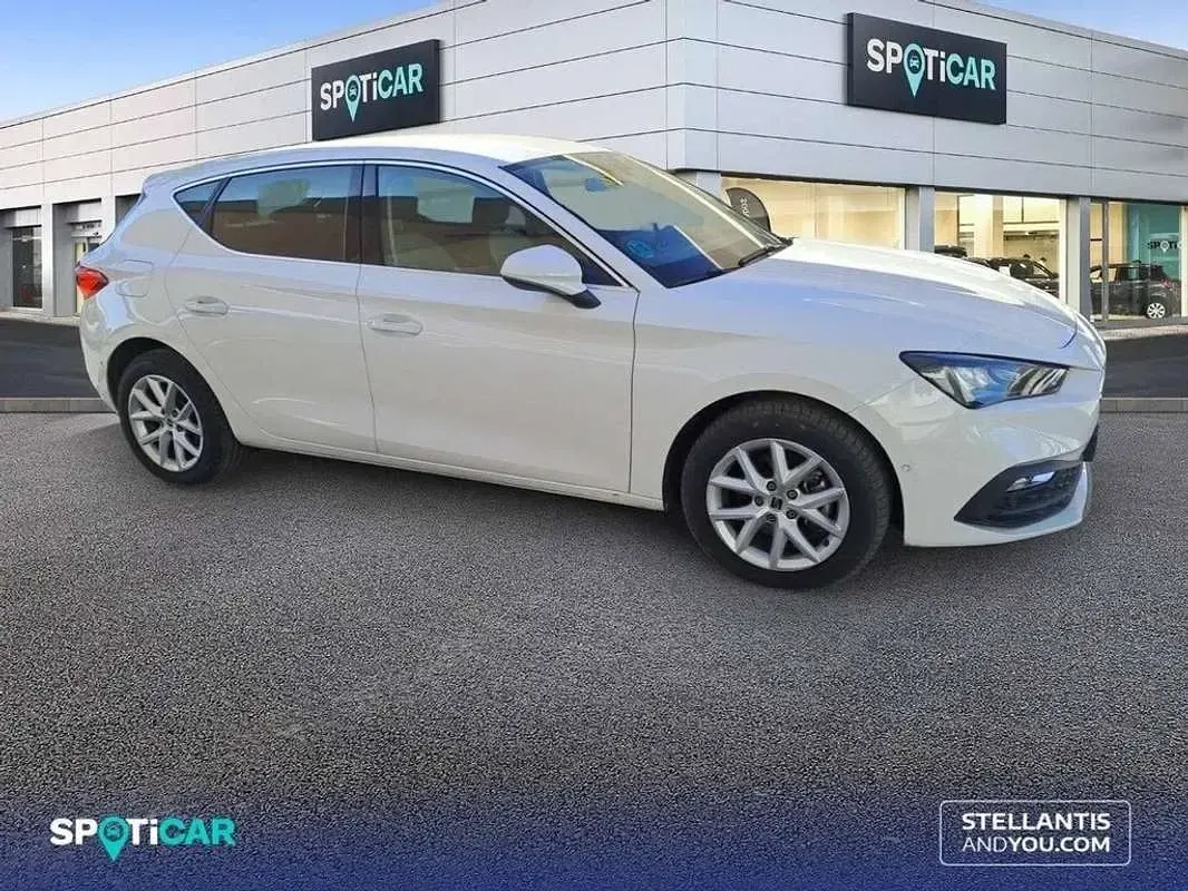 Usado Seat Leon Style 117 CV (86 kW) 2025 Gris Berlina