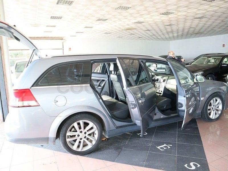 Usado Opel Vectra Sport 184 CV (135 kW) 2007 Gris / plata Familiar