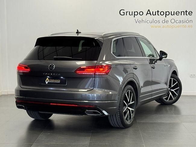 Usado VW Touareg Elegance 286 CV (210 kW) 2022 Gris SUV