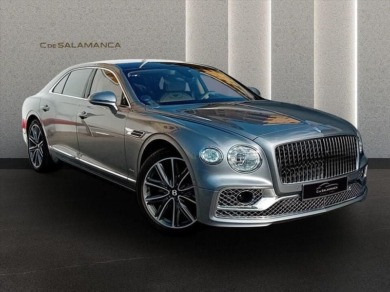 Usado Bentley Flying Spur 551 CV (405 kW) 2024 Gris metalizado Berlina