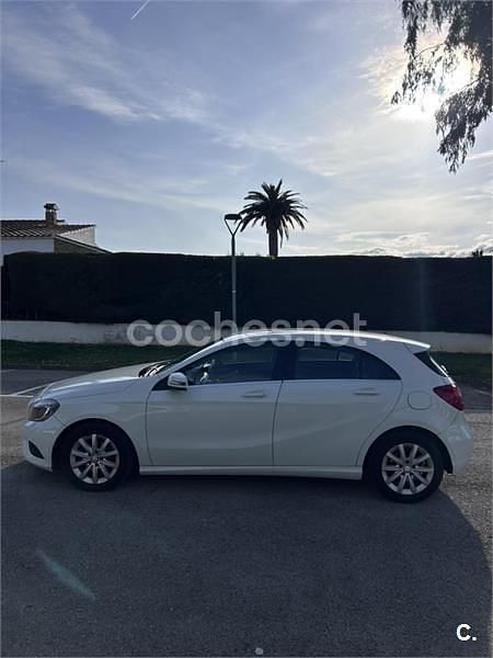 Usado Mercedes A180 Style 109 CV (80 kW) 2013 Blanco Berlina