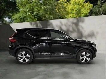 Usado Volvo XC40 Momentum 262 CV (192 kW) 2021 Negro SUV