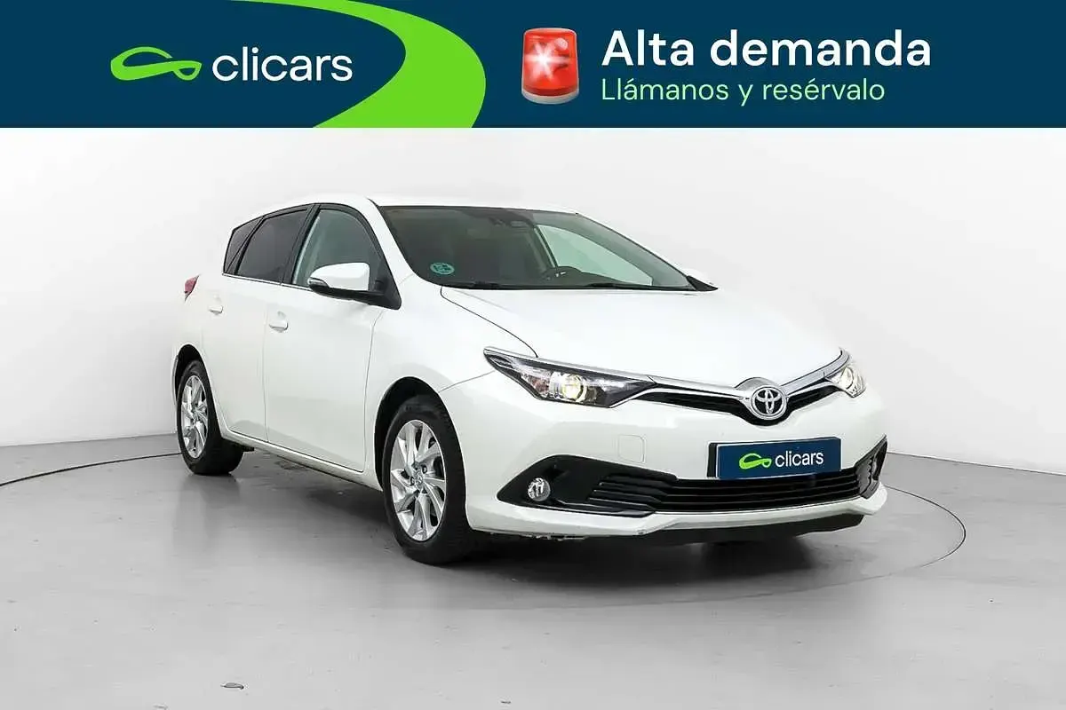Usado Toyota Auris Business Edition 116 CV (85 kW) 2018 Blanco Utilitario