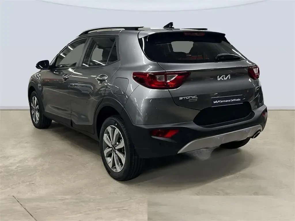 Nuevo Kia Stonic 101 CV (74 kW) 2025 Gris SUV