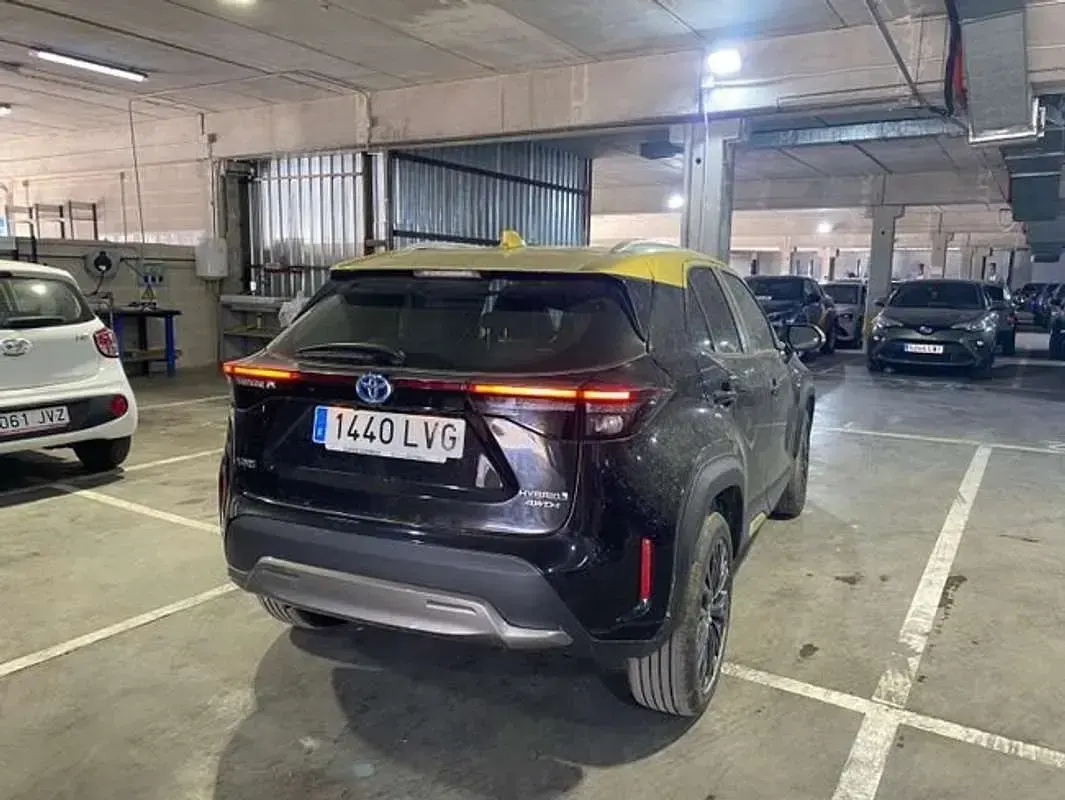 Usado Toyota Yaris Cross Style 116 CV (85 kW) 2021 Negro SUV