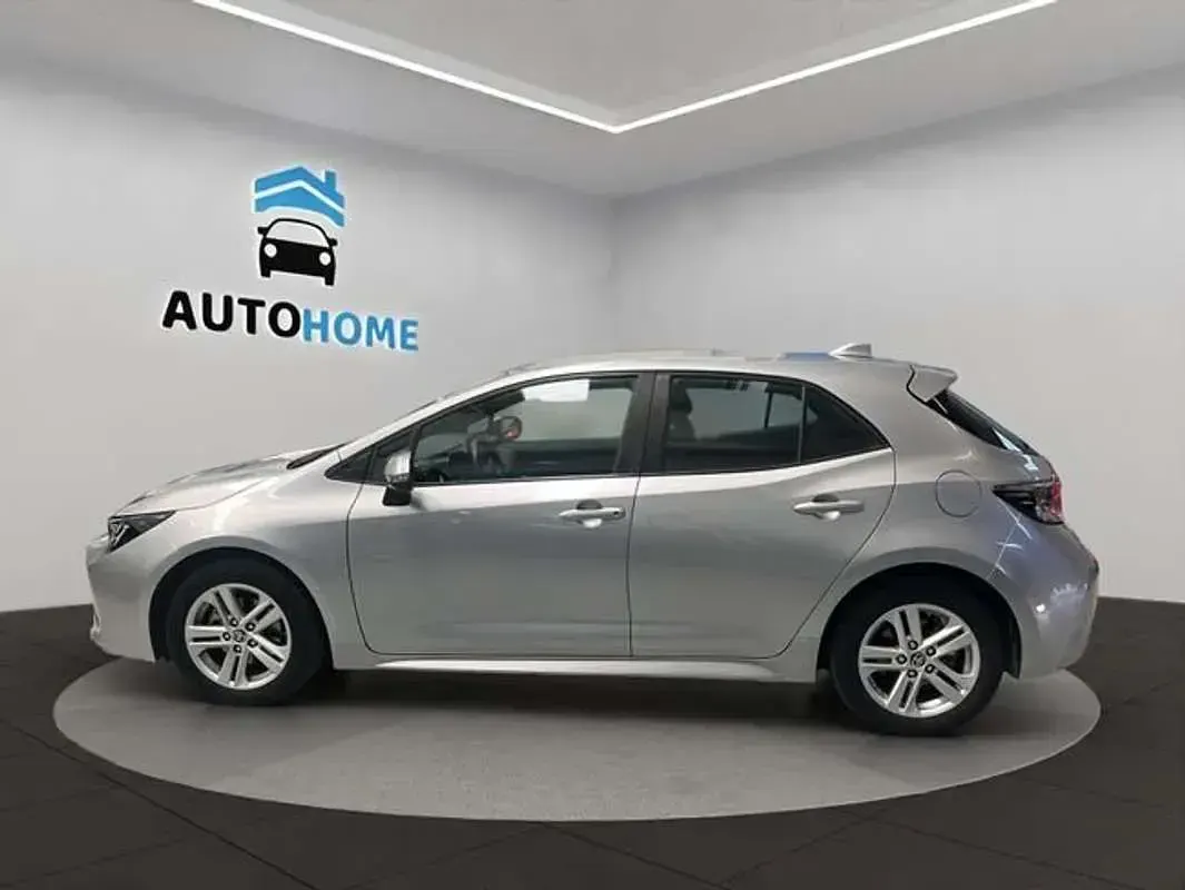 Usado Toyota Corolla Active 122 CV (89 kW) 2021 Gris Berlina