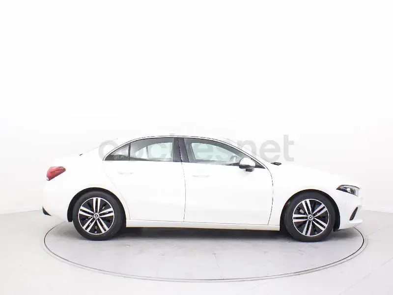 Usado Mercedes A180 136 CV (100 kW) 2022 Blanco polar Berlina