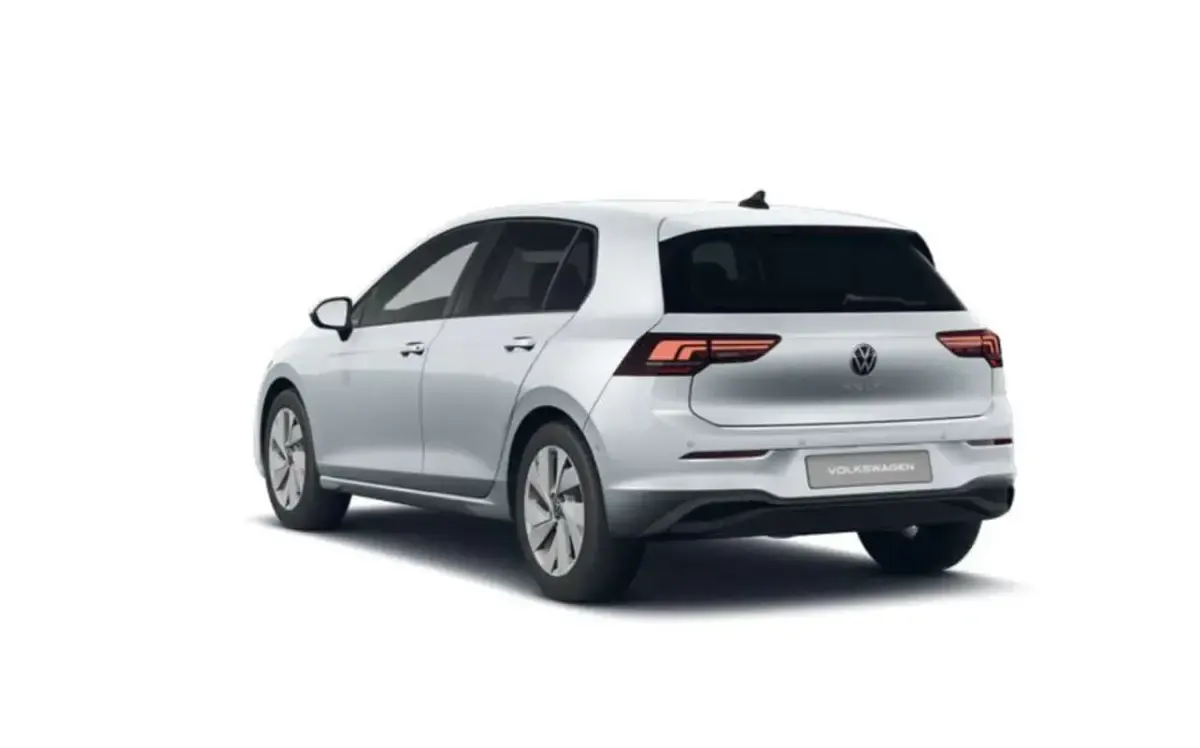 Nuevo VW Golf VIII 116 CV (85 kW) 2026 Plateado Utilitario
