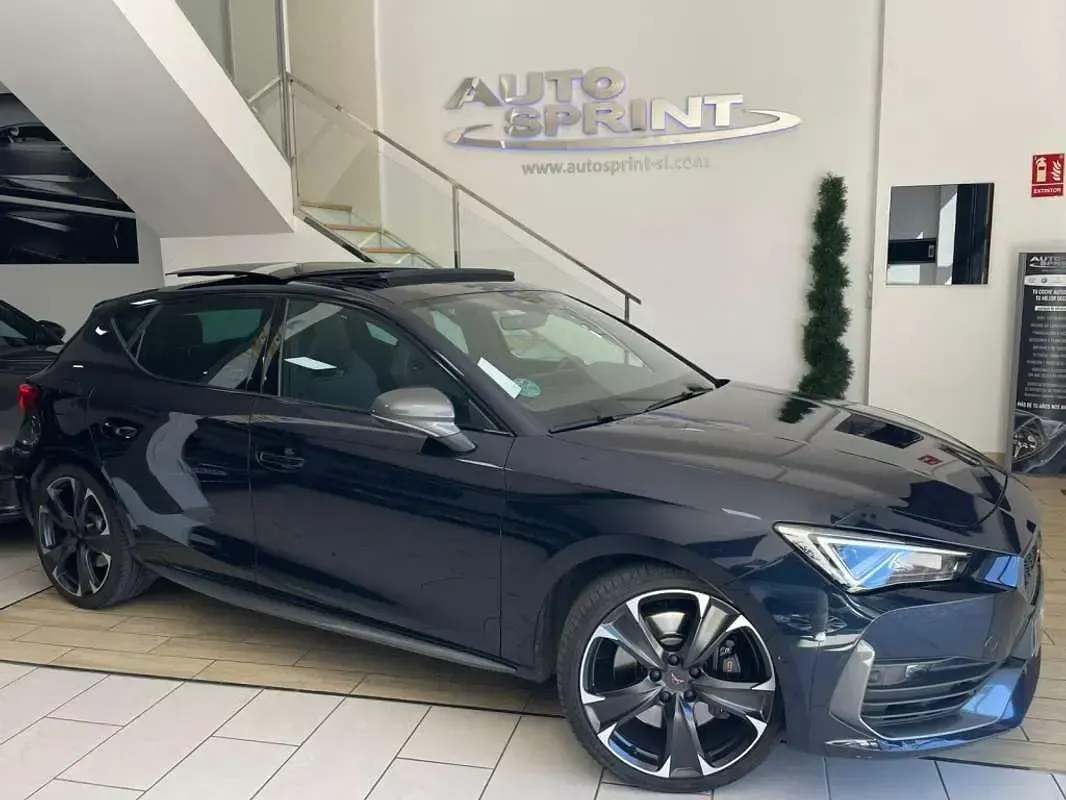 Usado Cupra Leon VZ 300 CV (220 kW) 2023 Gris Utilitario
