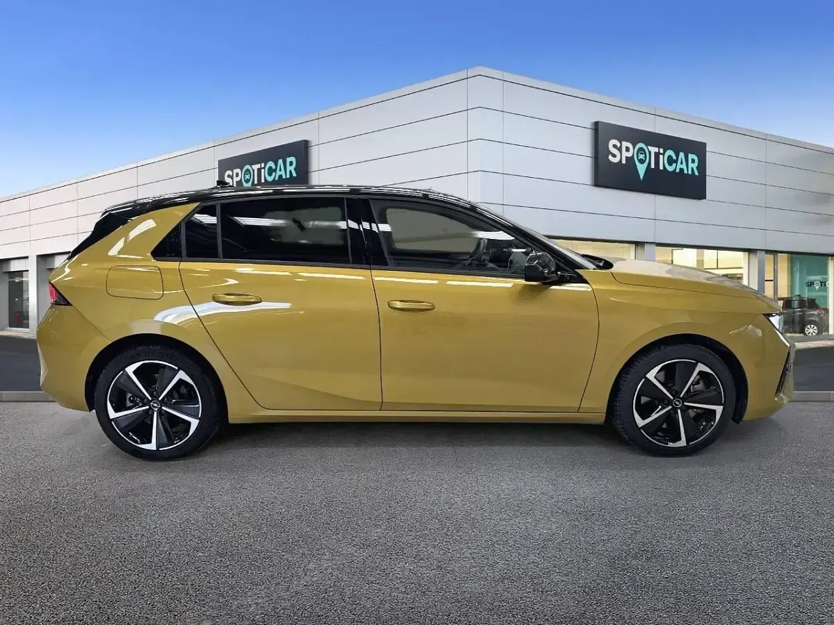 Usado Opel Astra 180 CV (132 kW) 2025 Utilitario