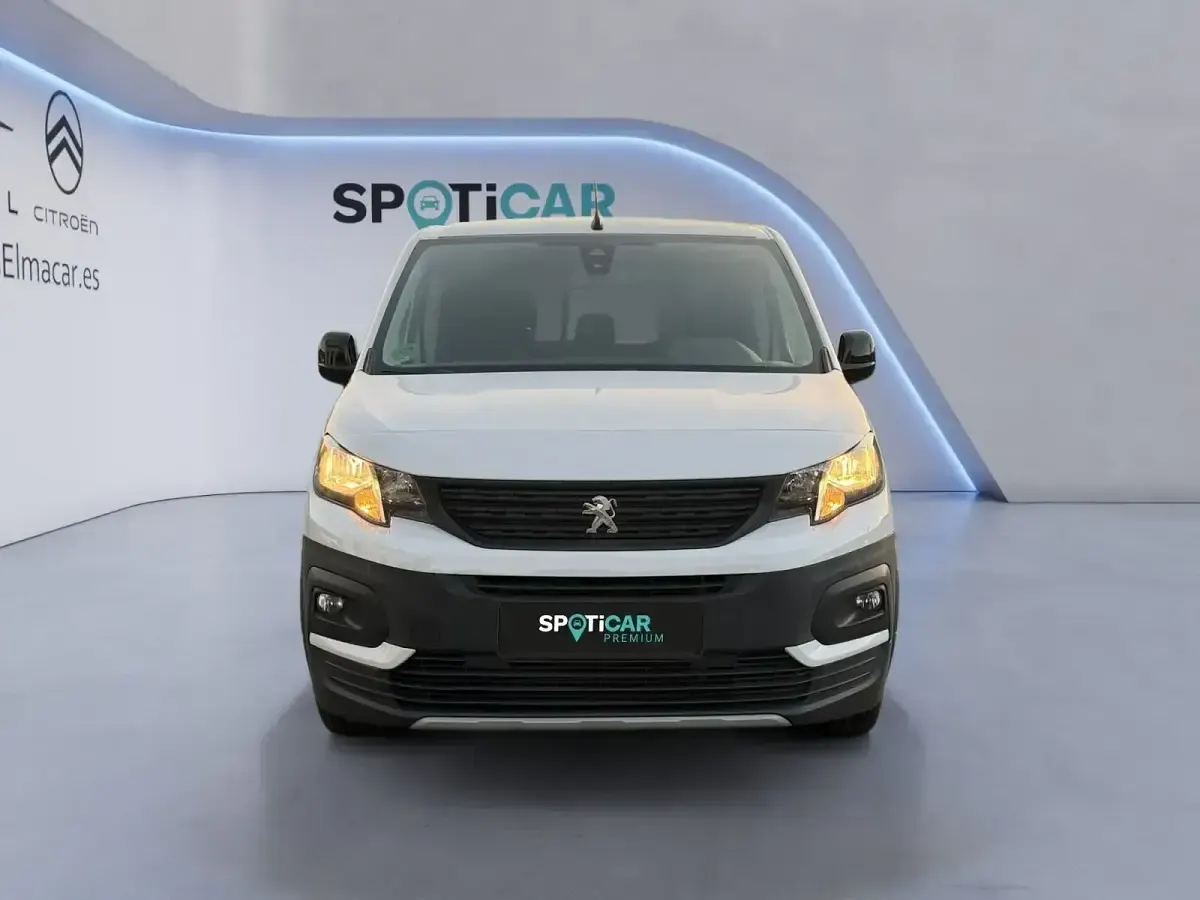 Usado Peugeot Rifter Active 100 CV (73 kW) 2022 Blanco Monovolumen