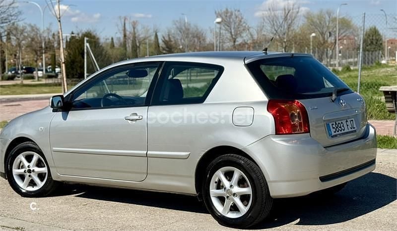Usado Toyota Corolla Luna 116 CV (85 kW) 2006 Gris / plata Berlina