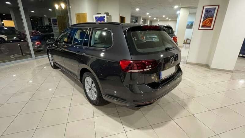 Usado VW Passat Business 122 CV (89 kW) 2020 Gris Familiar