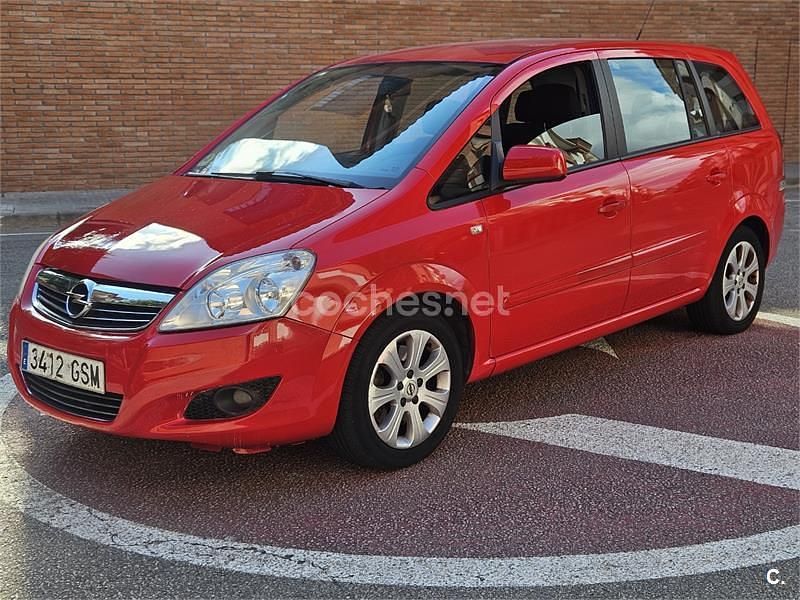 Rojo Usado 2010 Opel Zafira Enjoy Monovolumen | 3499 € (Buen precio) - Imagen 1/4