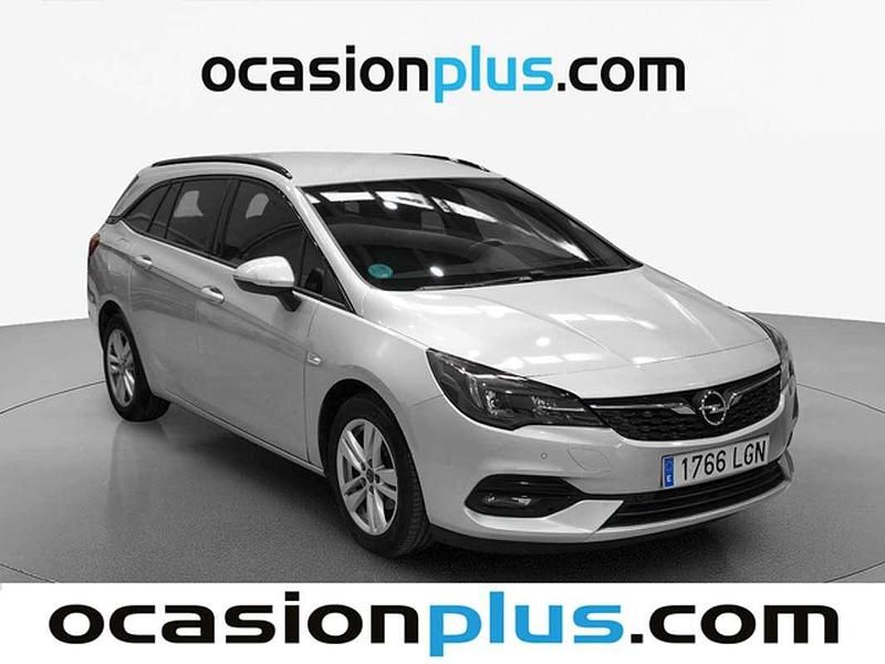 Usado Opel Astra Elegance 145 CV (106 kW) 2020 Plateado Familiar