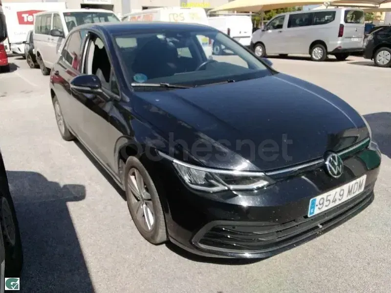 Usado VW Golf VIII Life 110 CV (80 kW) 2023 Negro Berlina