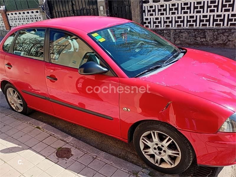 Usado Seat Ibiza Stella 64 HP (47 kW) 2004 Vermelho Citadino