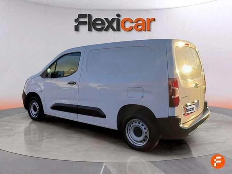 Usado Citroën Berlingo 105 CV (77 kW) 2020 Blanco Monovolumen