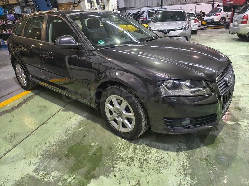 Usado Audi A3 Ambition 140 CV (102 kW) 2010 Negro Utilitario