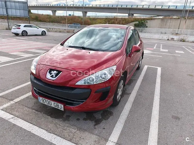 Usado Peugeot 308 120 CV (88 kW) 2008 Rojo Berlina