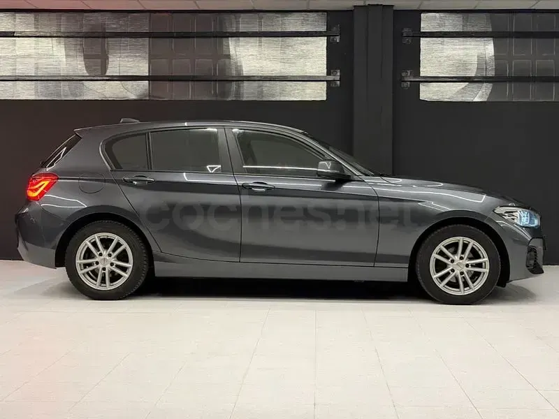 Usado BMW 118 Sport Line 150 CV (110 kW) 2018 Gris / plata Berlina