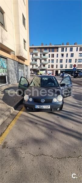 Azul Usado 2003 VW Polo Trendline Berlina | 2200 € (Precio justo) - Imagen 1/4